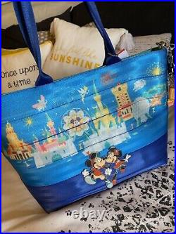 Disney Parks HARVEYS PLAY IN THE PARK SEATBELT STREAMLINE TOTE NWT Mickey