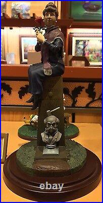Disneyland Park Haunted Mansion Stretching Room Woman on Grave Stone Figure New